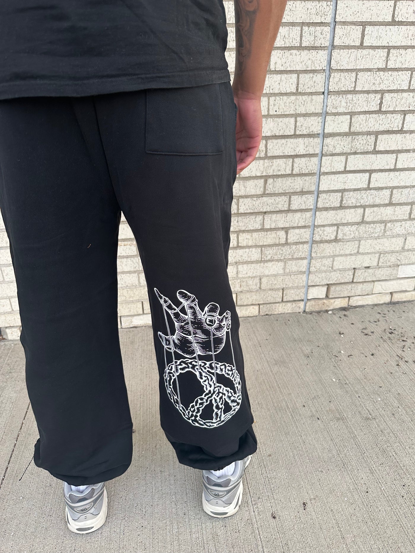 PEACE OF MIND (CONTROL) SCRUNCH SWEATS
