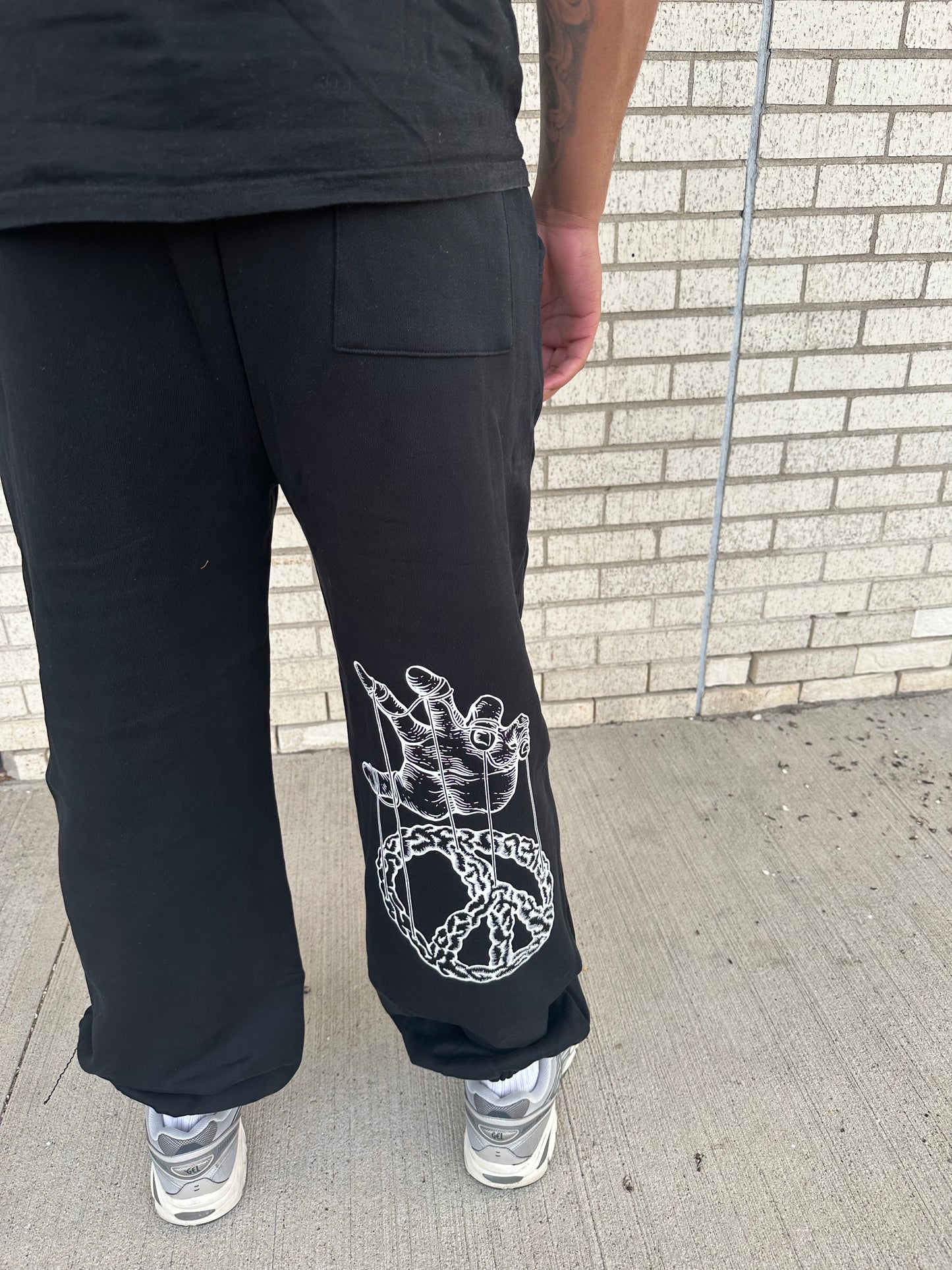 PEACE OF MIND (CONTROL) SCRUNCH SWEATS