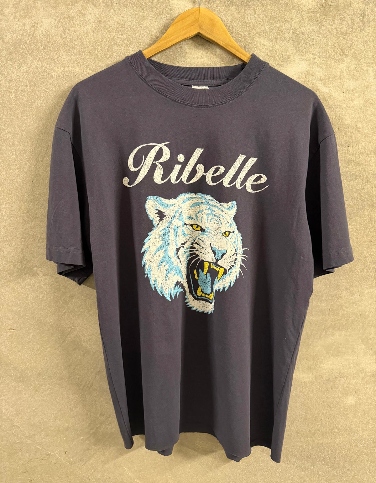 MASCOT TEE